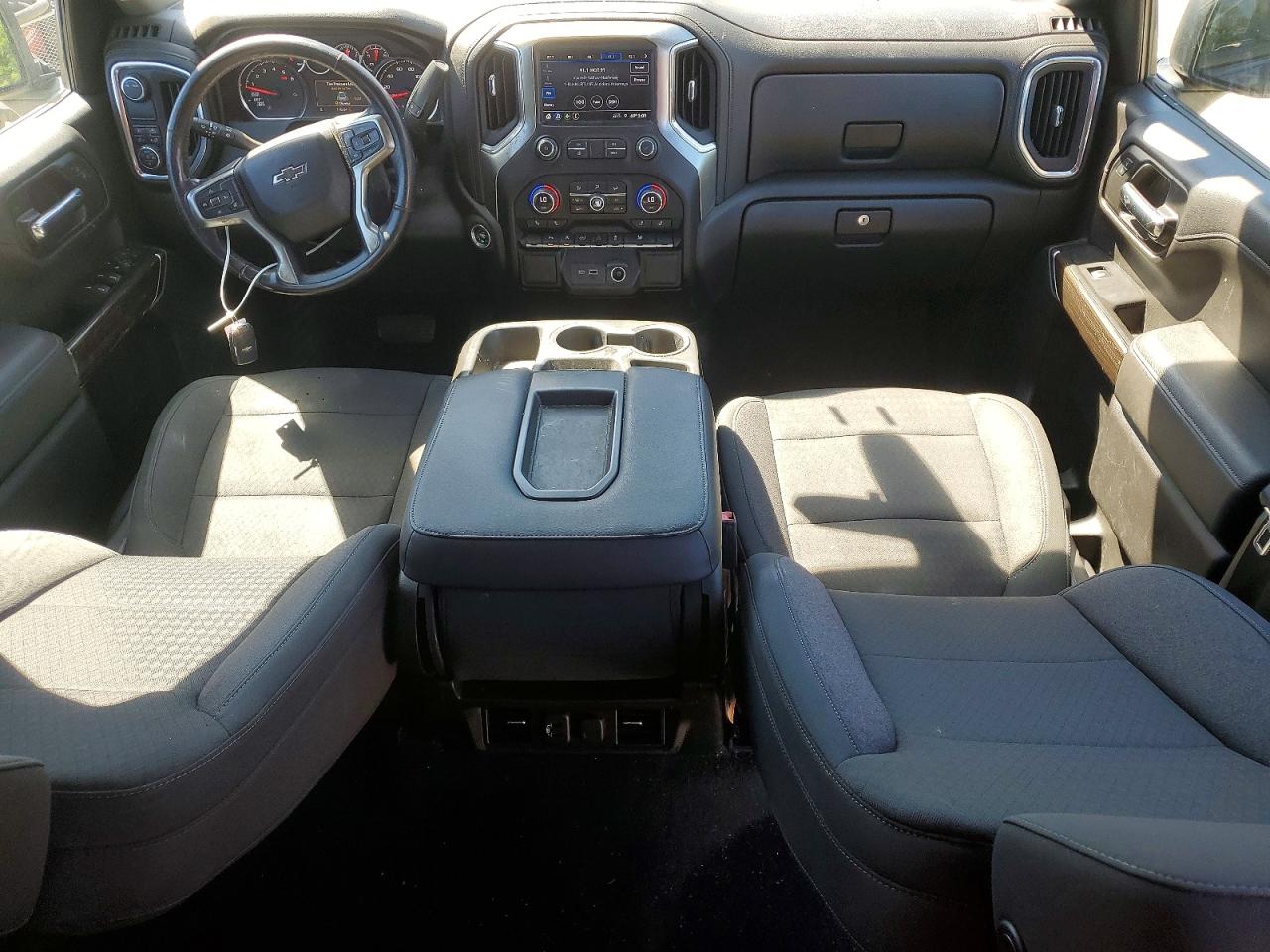2020 CHEVROLET SILVERADO C1500 RST photo 15