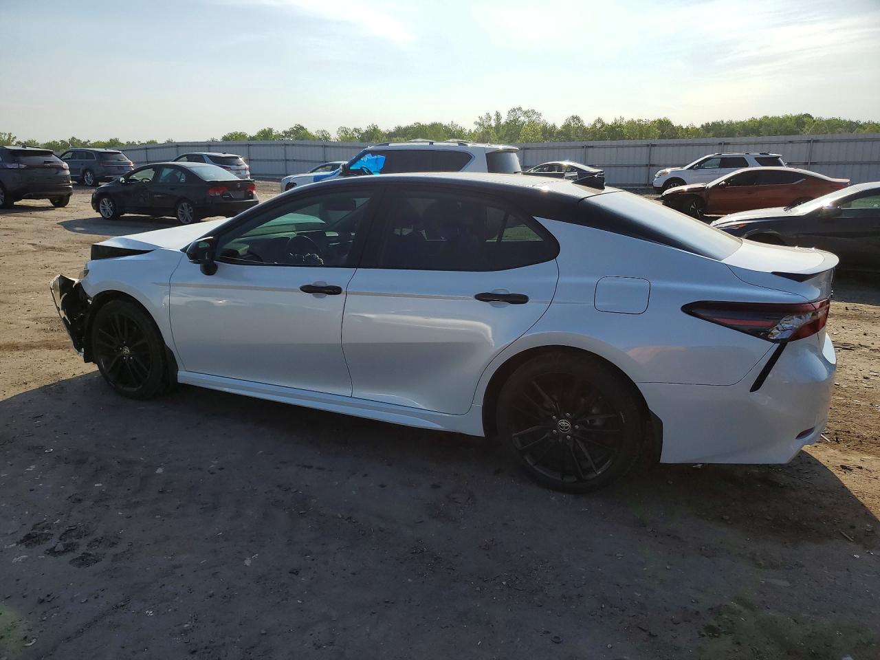 2021 TOYOTA CAMRY XSE photo 4