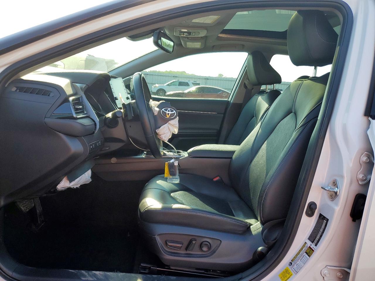2021 TOYOTA CAMRY XSE photo 19