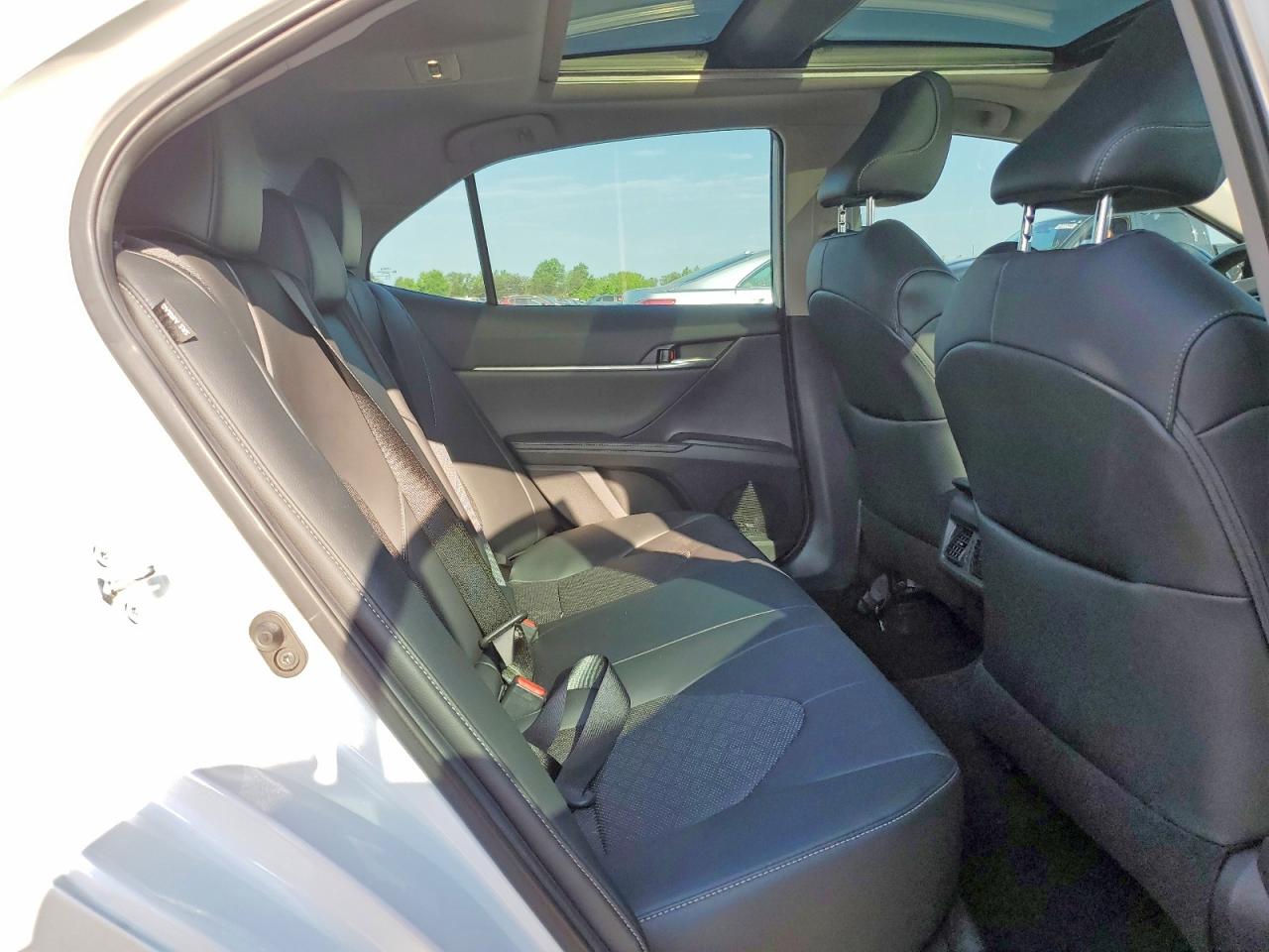 2021 TOYOTA CAMRY XSE photo 28