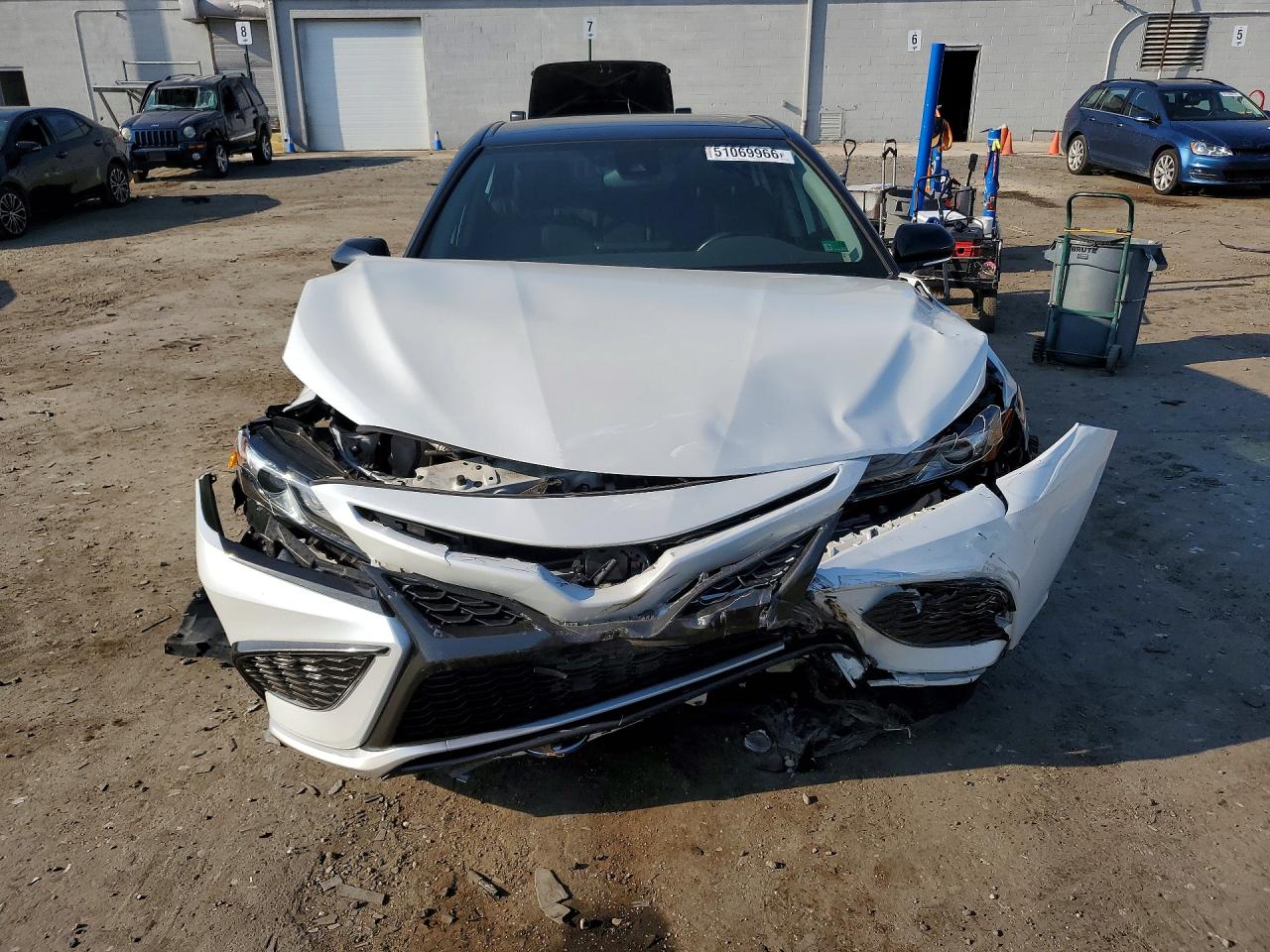 2021 TOYOTA CAMRY XSE photo 13