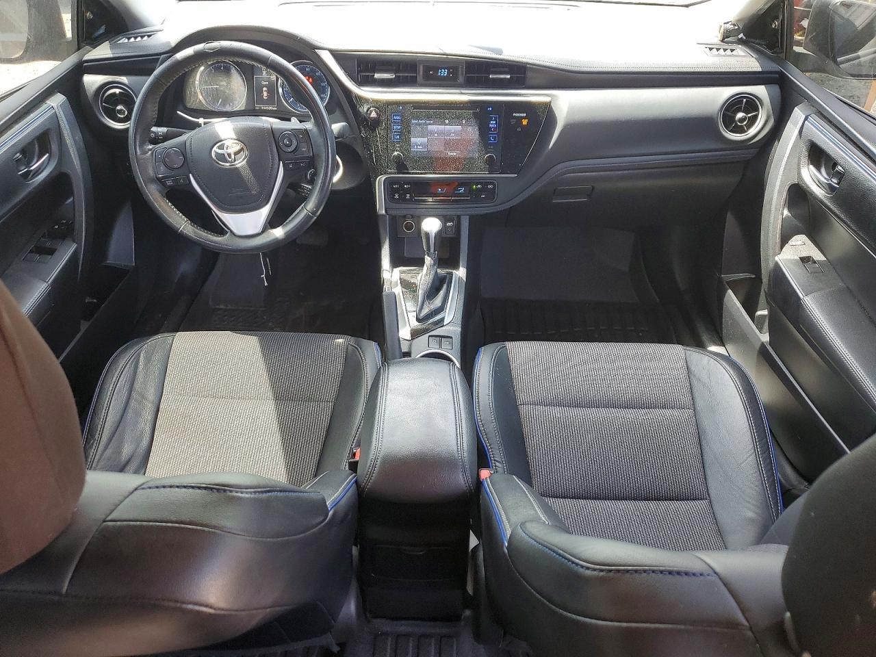 2017 TOYOTA COROLLA SE photo 15