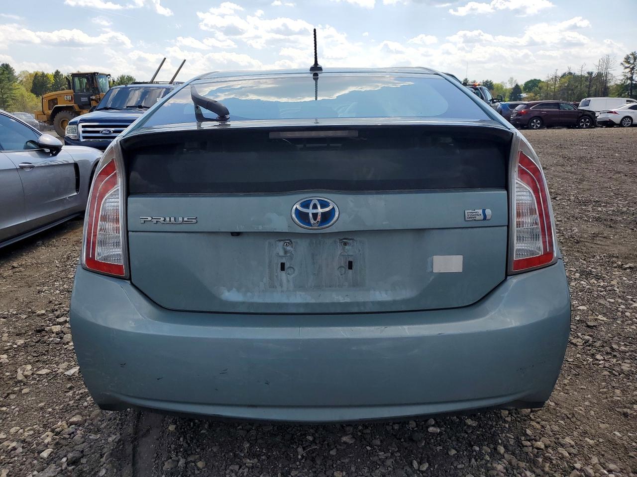 2015 TOYOTA PRIUS FOUR photo 11