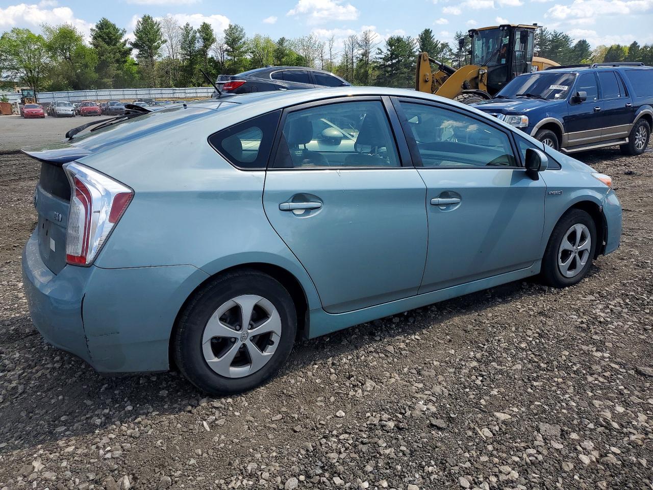 2015 TOYOTA PRIUS FOUR photo 5