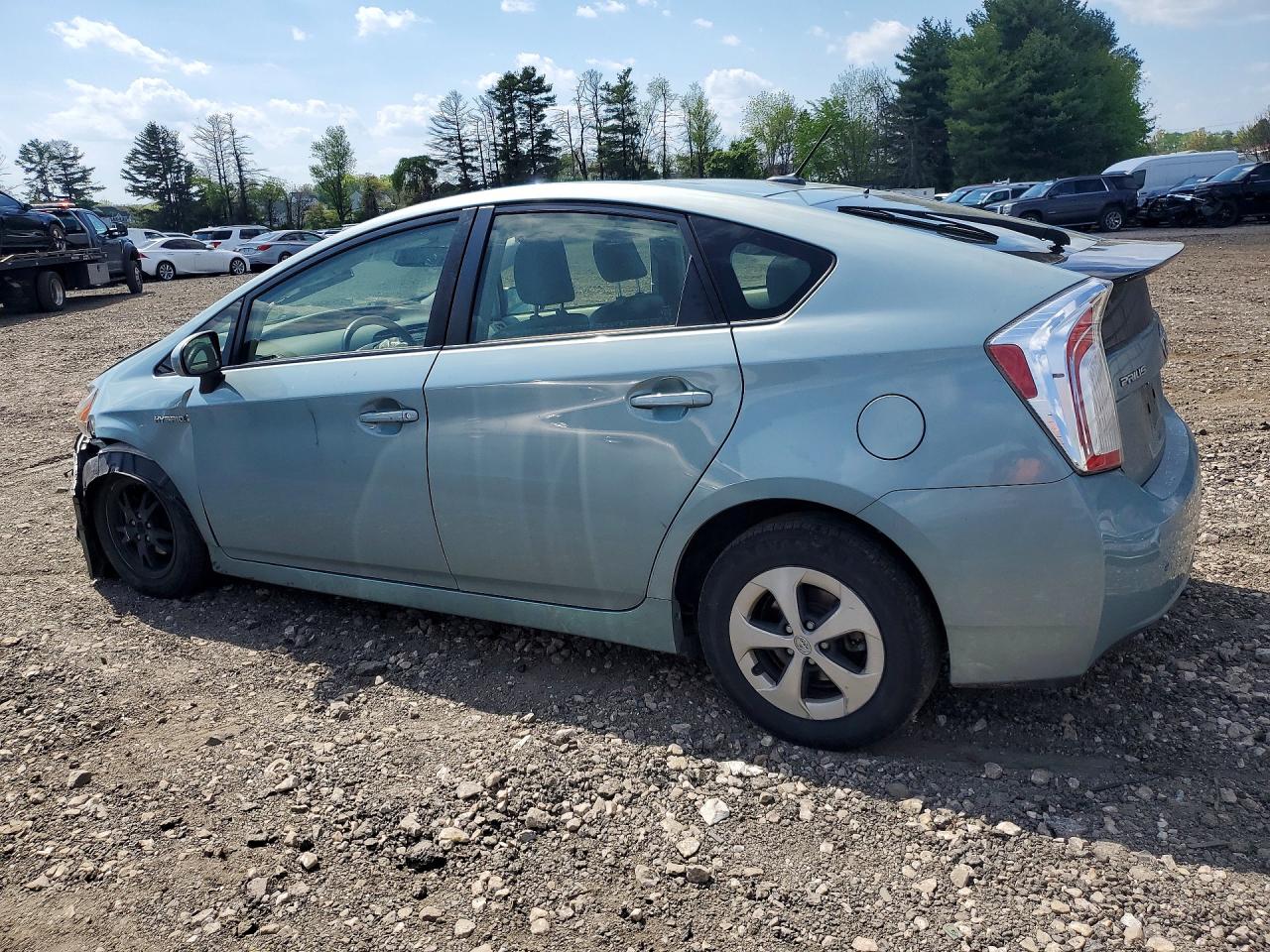 2015 TOYOTA PRIUS FOUR photo 3