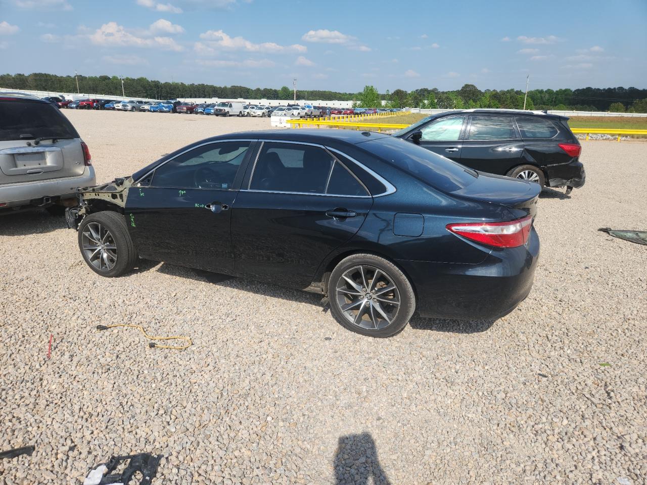 2016 TOYOTA CAMRY XSE photo 3