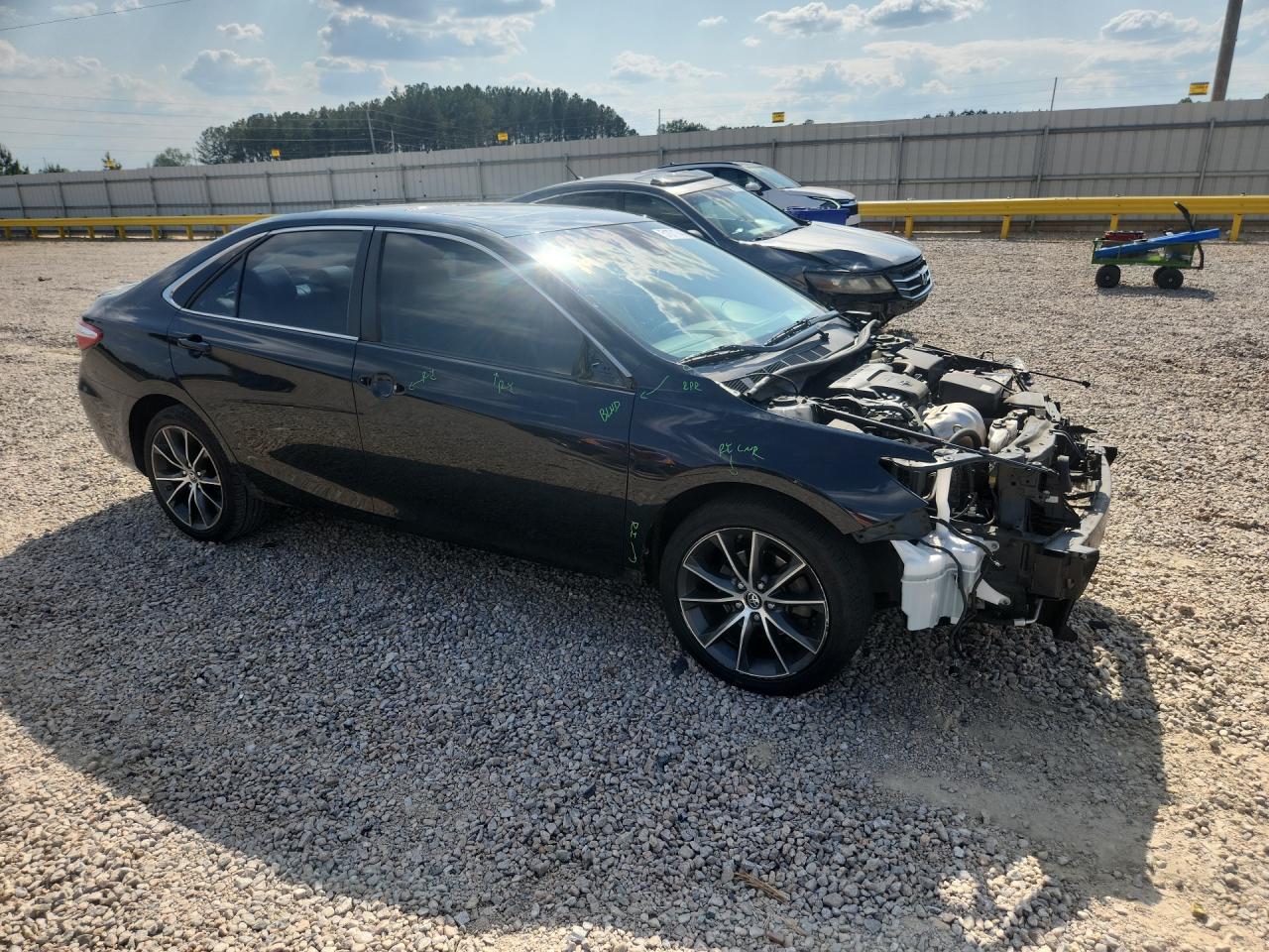 2016 TOYOTA CAMRY XSE photo 7