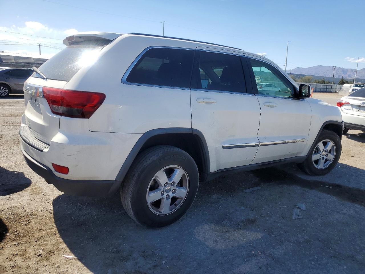 2012 JEEP GRAND CHEROKEE LAREDO photo 5