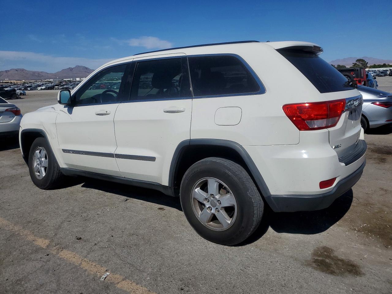 2012 JEEP GRAND CHEROKEE LAREDO photo 3