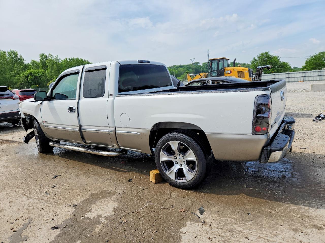 2001 GMC NEW SIERRA C1500 photo 3