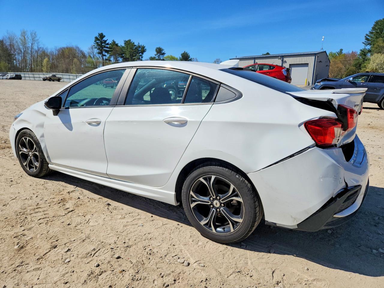 2019 CHEVROLET CRUZE LT photo 4
