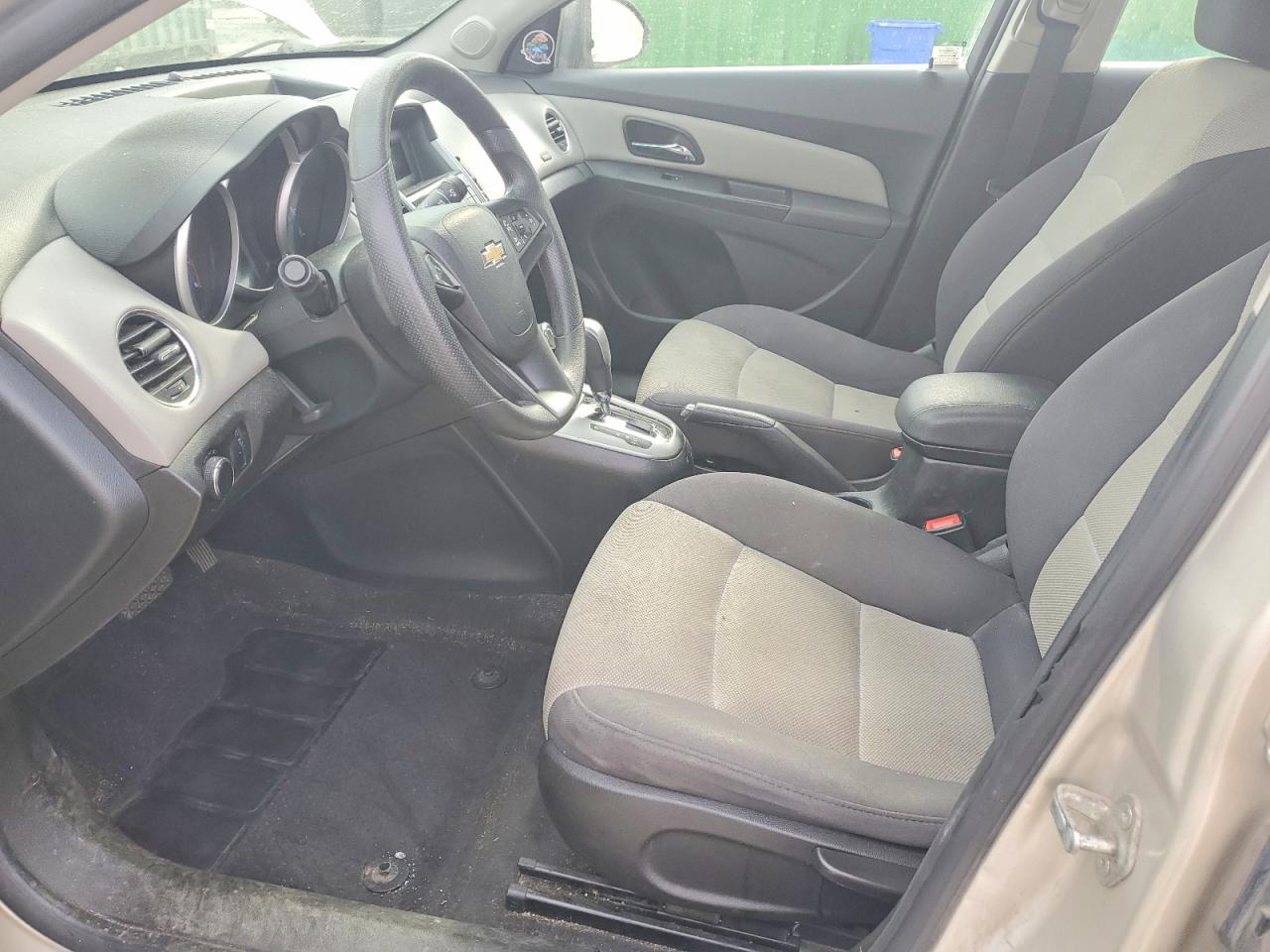 2013 CHEVROLET CRUZE LS photo 13