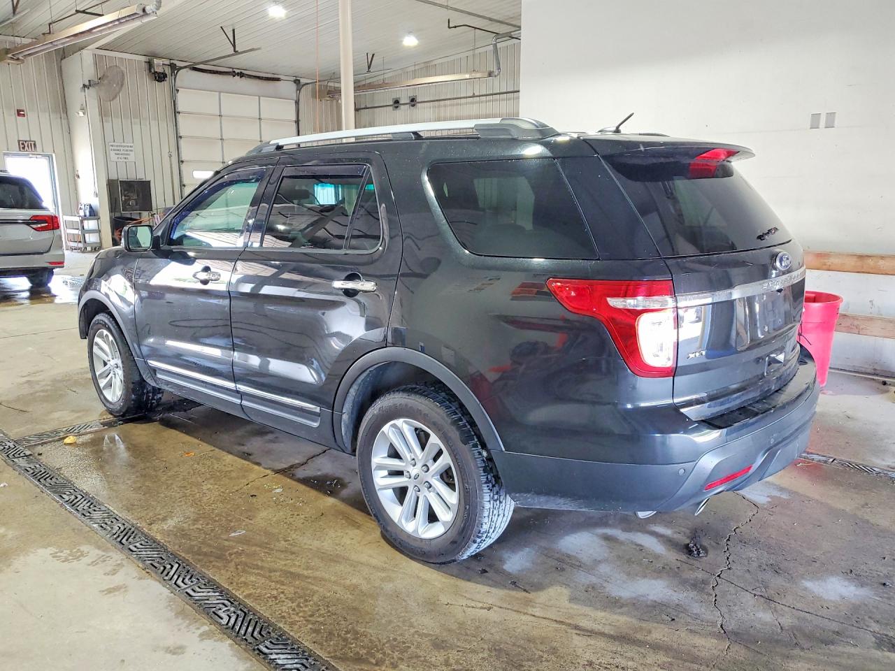 2014 FORD EXPLORER XLT photo 4