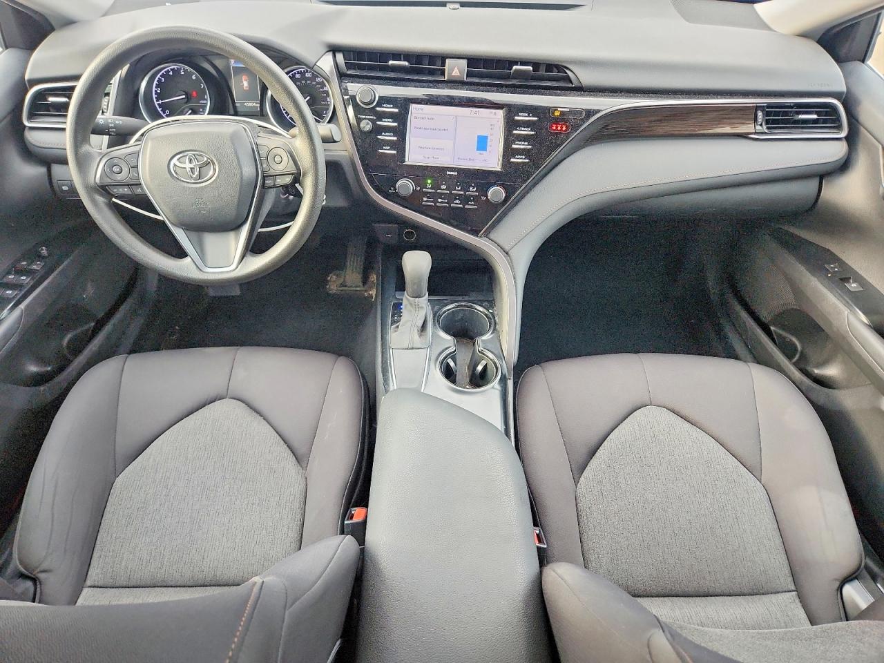 2020 TOYOTA CAMRY LE photo 15