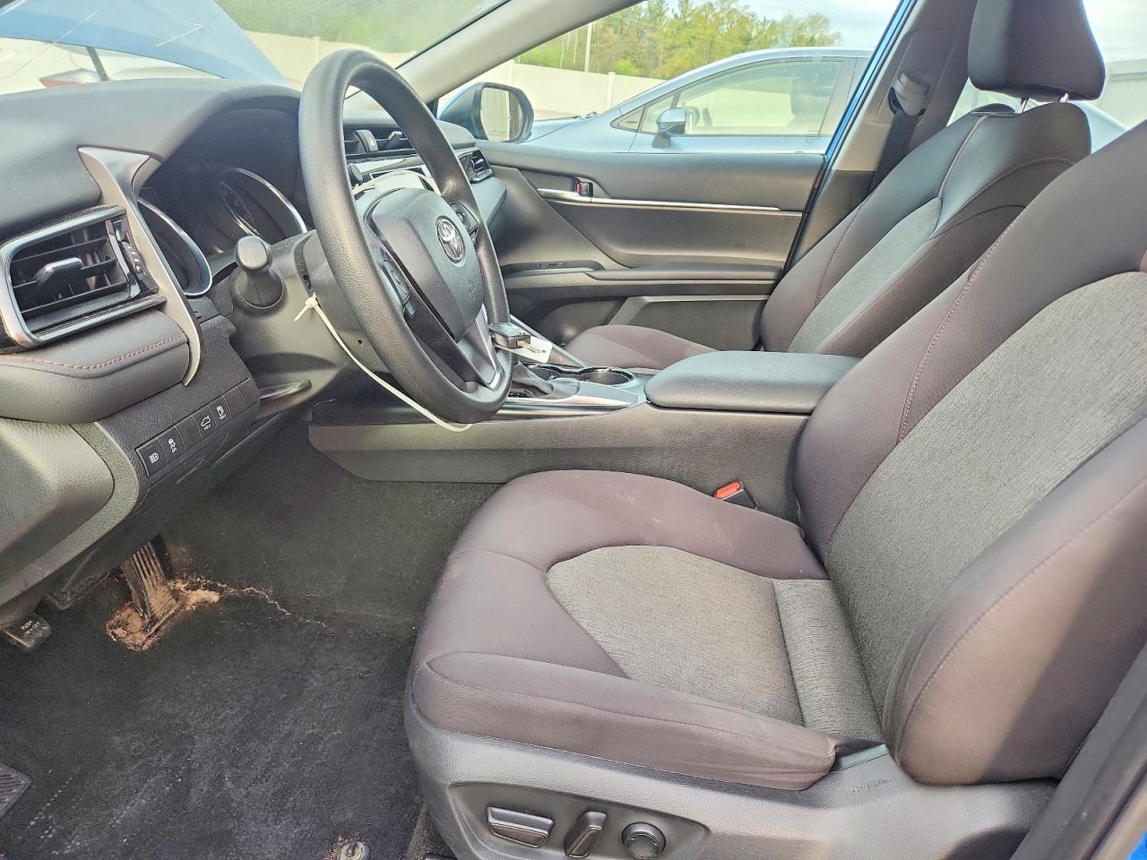 2020 TOYOTA CAMRY LE photo 13
