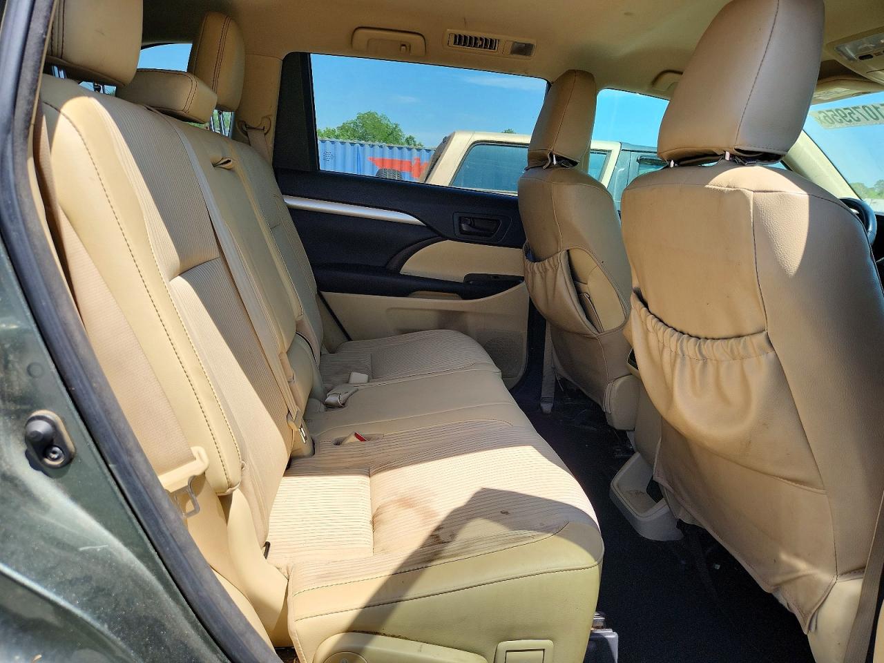 2017 TOYOTA HIGHLANDER LE photo 21