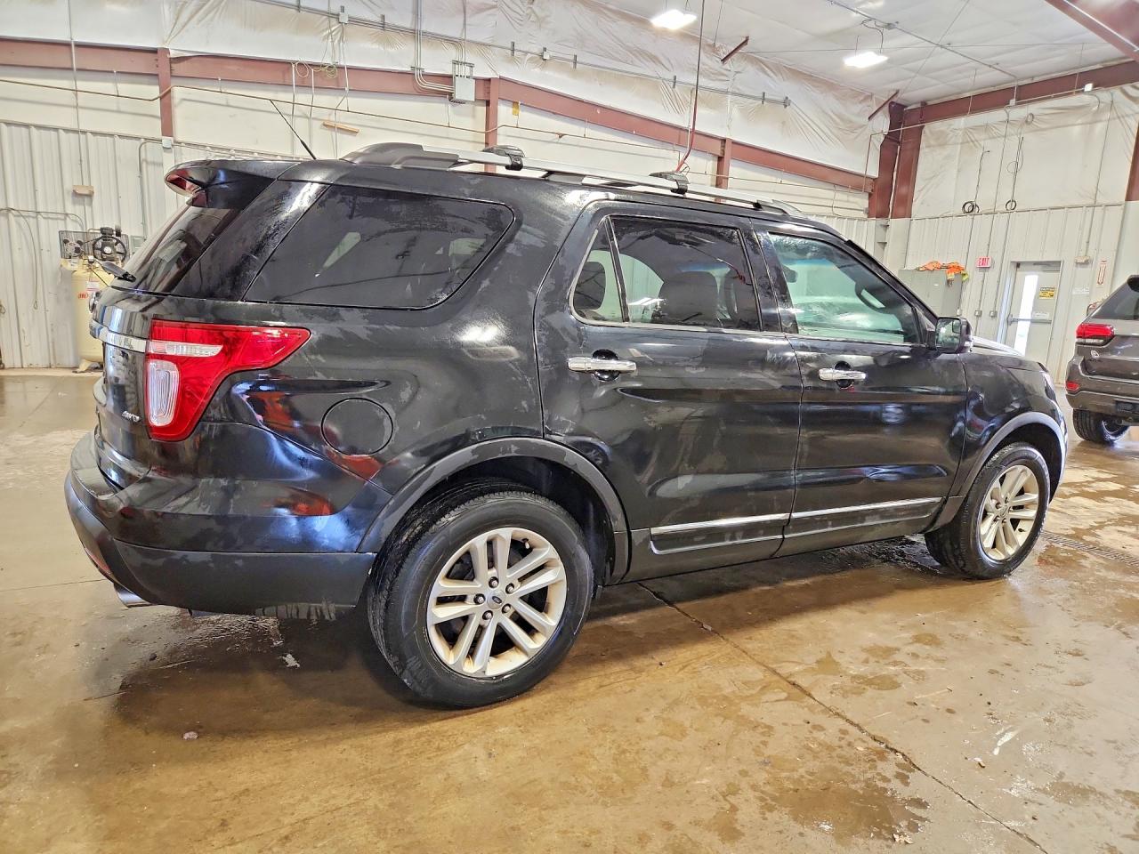 2011 FORD EXPLORER XLT photo 5