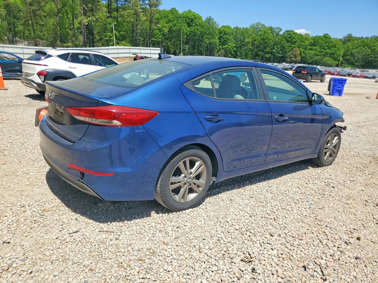 2017 HYUNDAI ELANTRA SE photo 5