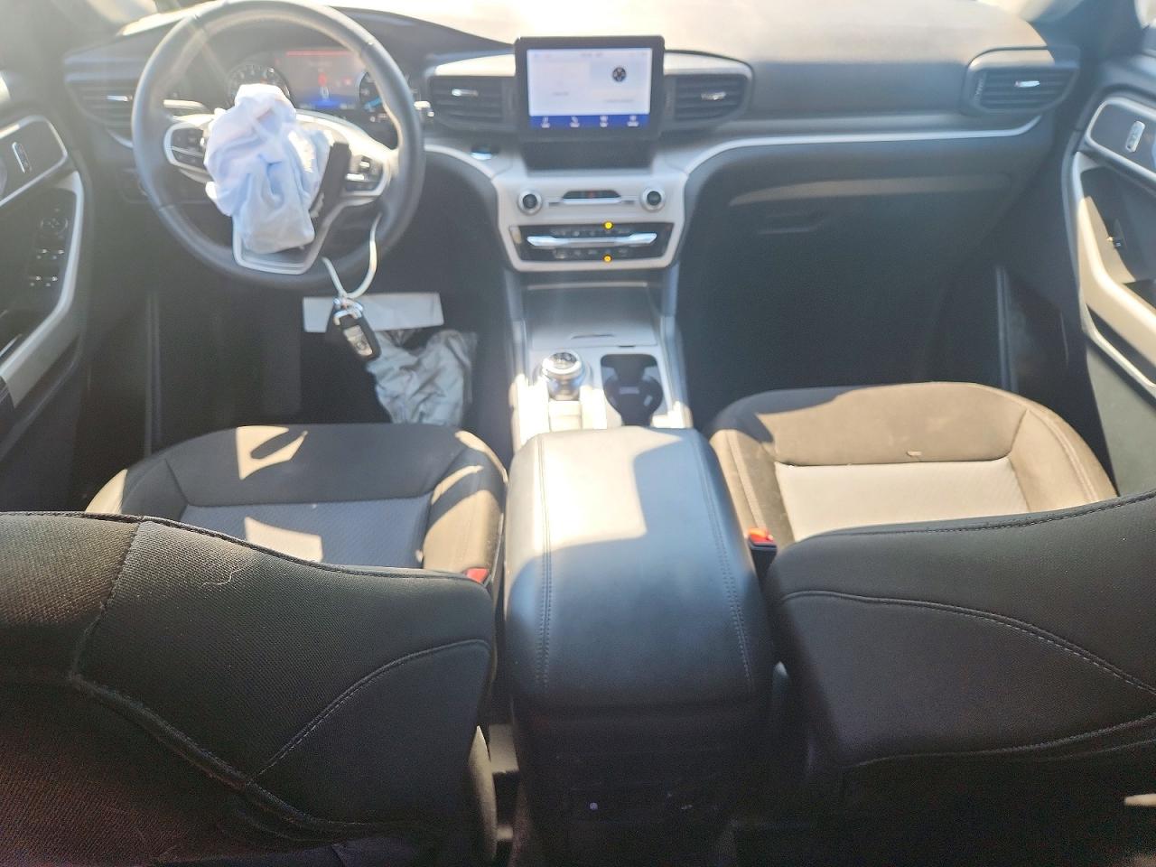 2024 FORD EXPLORER XLT photo 22