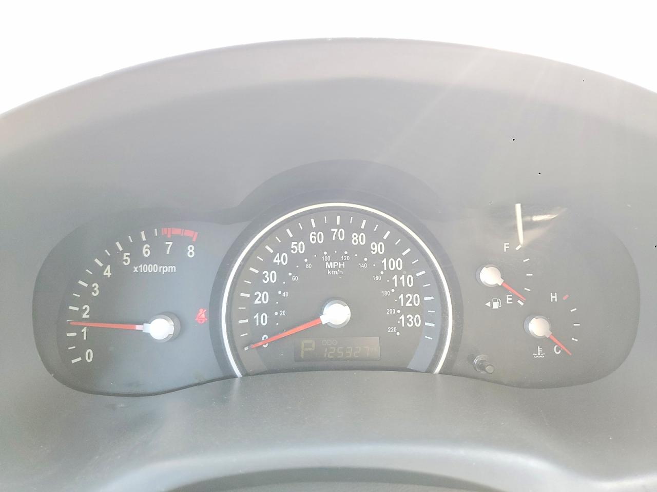2011 KIA SEDONA LX photo 9