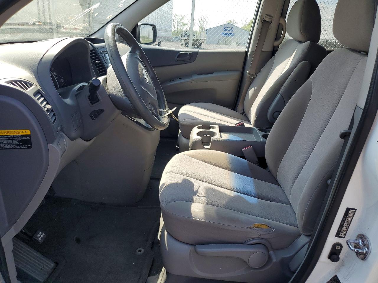 2011 KIA SEDONA LX photo 7