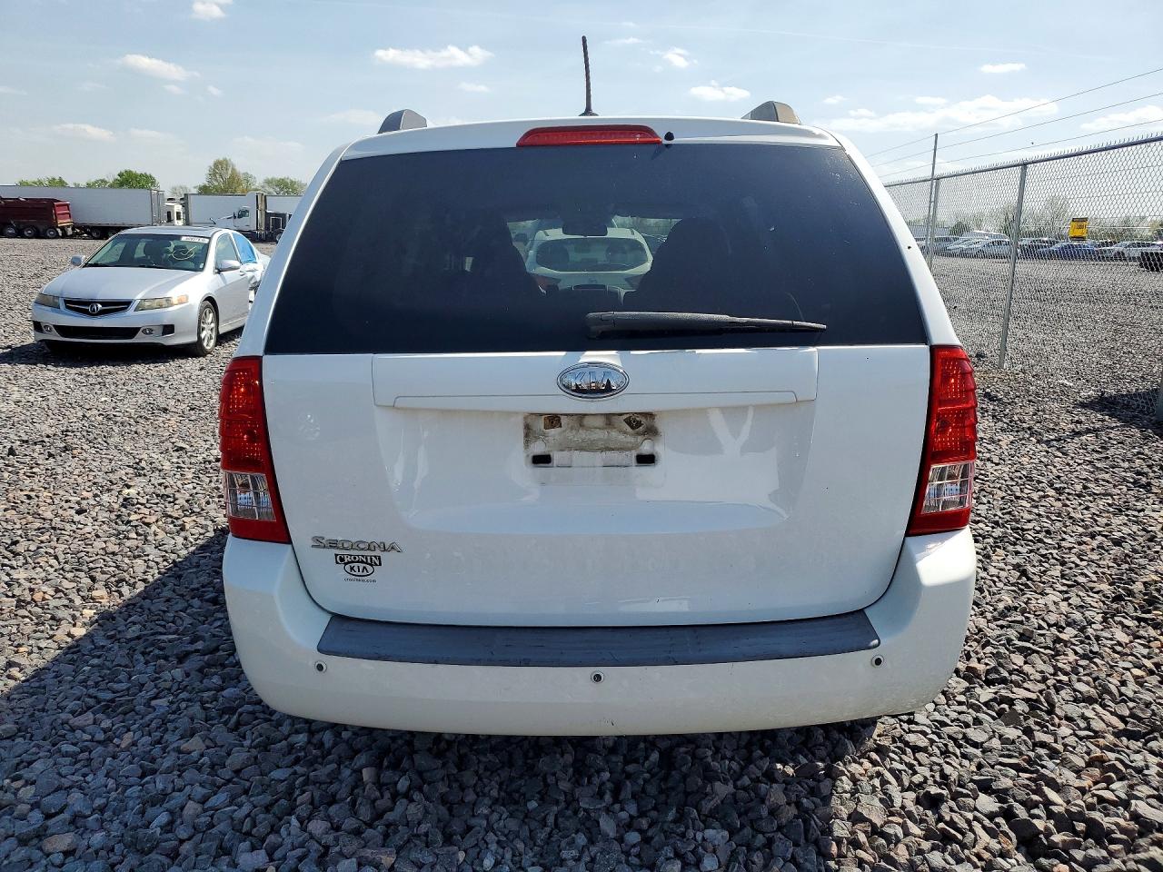 2011 KIA SEDONA LX photo 6
