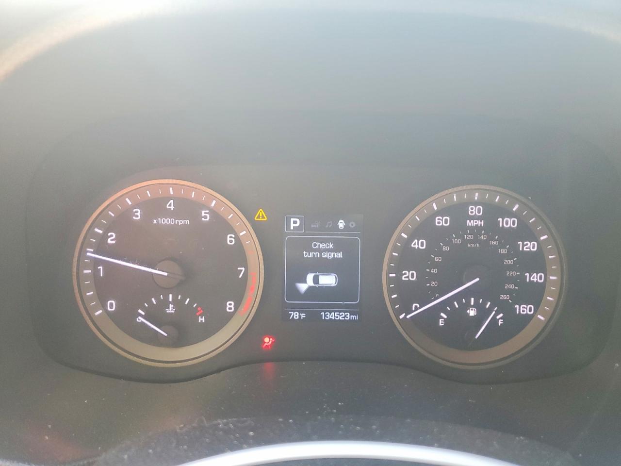 2016 HYUNDAI TUCSON SE photo 25