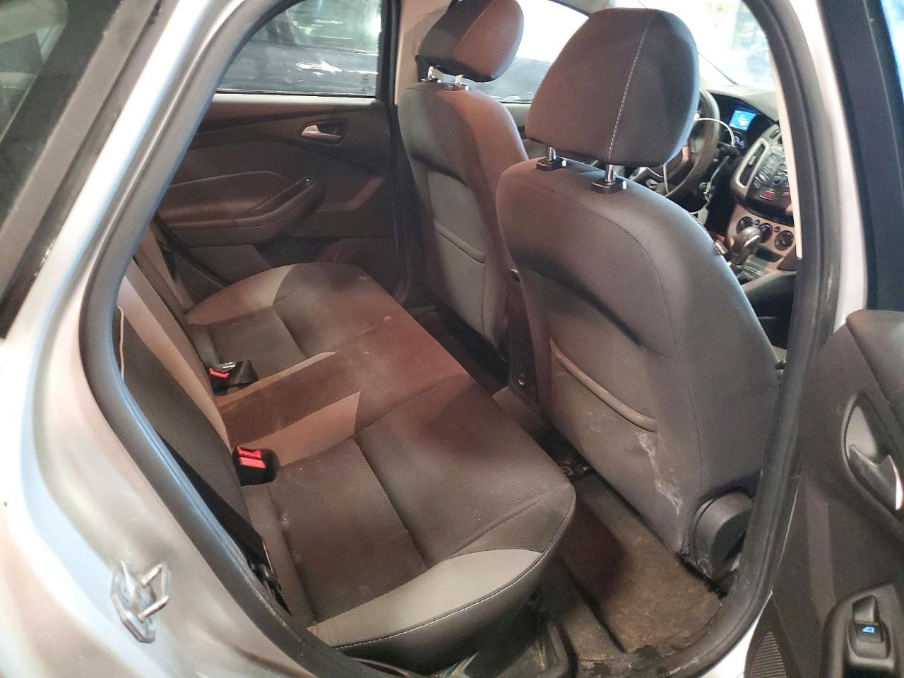 2014 FORD FOCUS SE photo 10