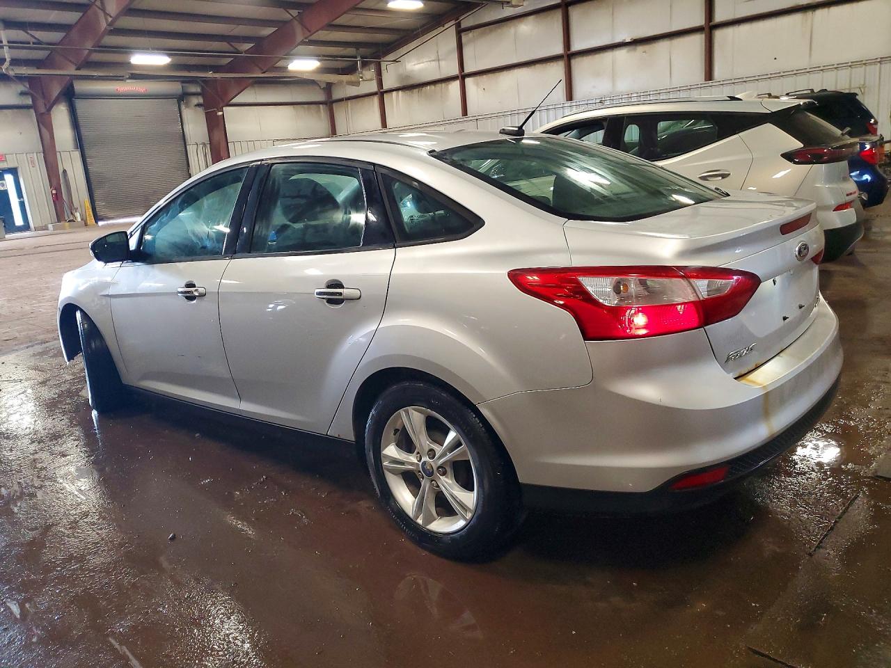 2014 FORD FOCUS SE photo 2