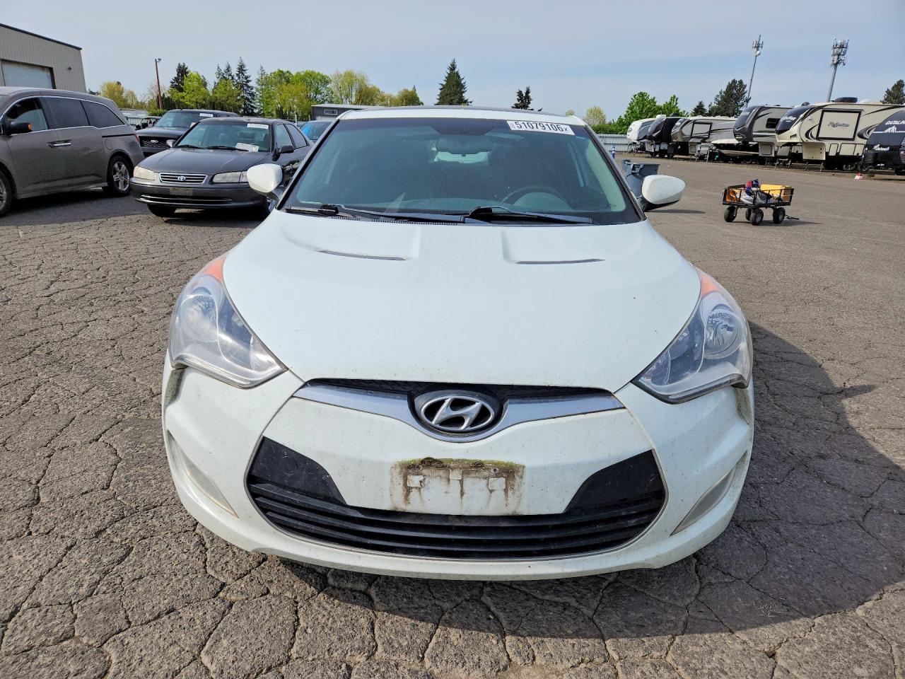 2013 HYUNDAI VELOSTER BASE photo 9