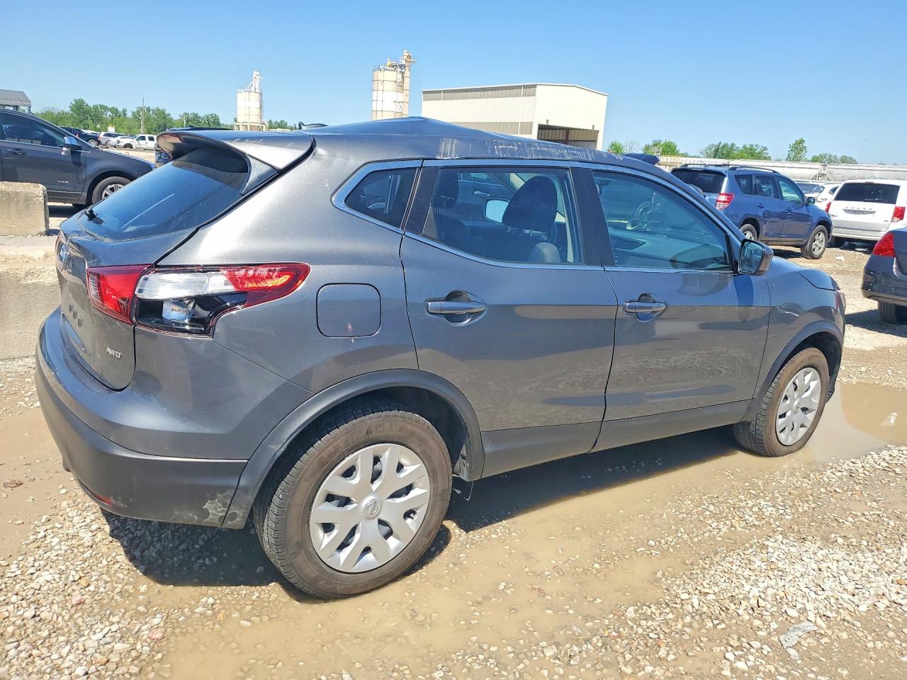 2018 NISSAN ROGUE SPORT S photo 5