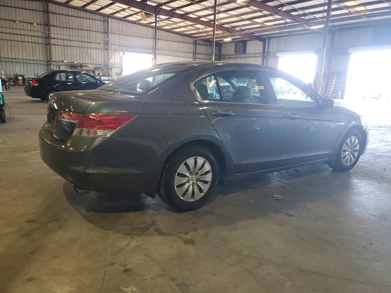 2011 HONDA ACCORD LX photo 3