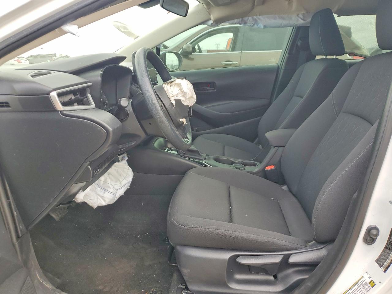 2023 TOYOTA COROLLA LE photo 13