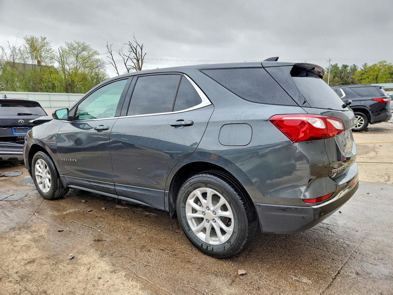 2019 CHEVROLET EQUINOX LT photo 2