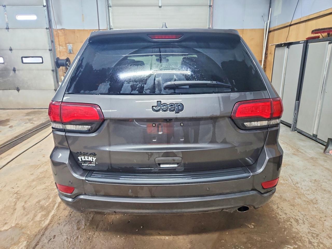 2019 JEEP GRAND CHEROKEE LAREDO photo 11