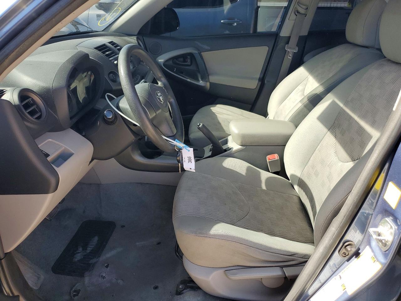 2011 TOYOTA RAV4 BASE photo 13