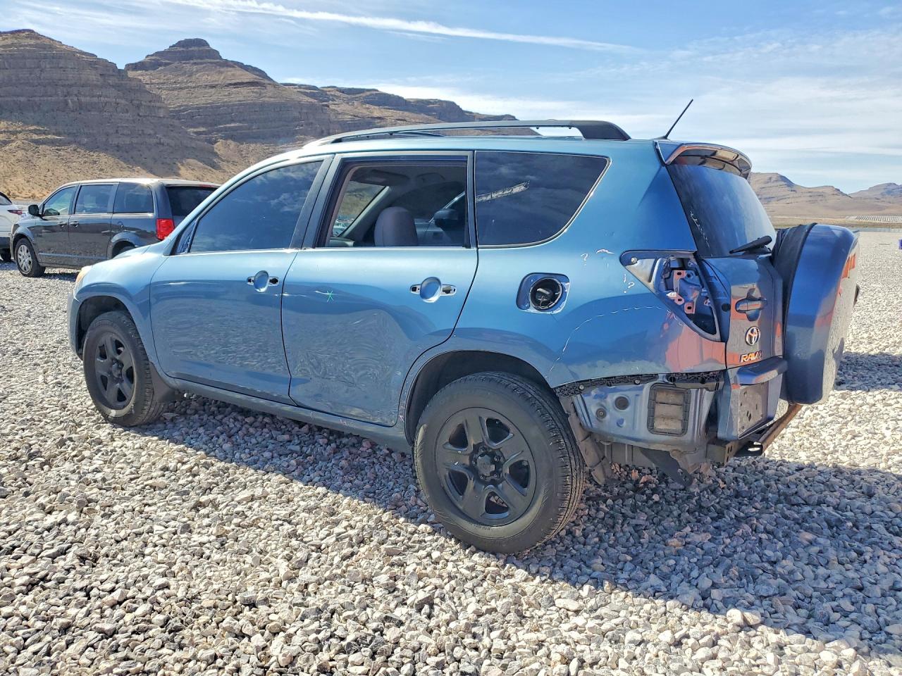 2011 TOYOTA RAV4 BASE photo 3