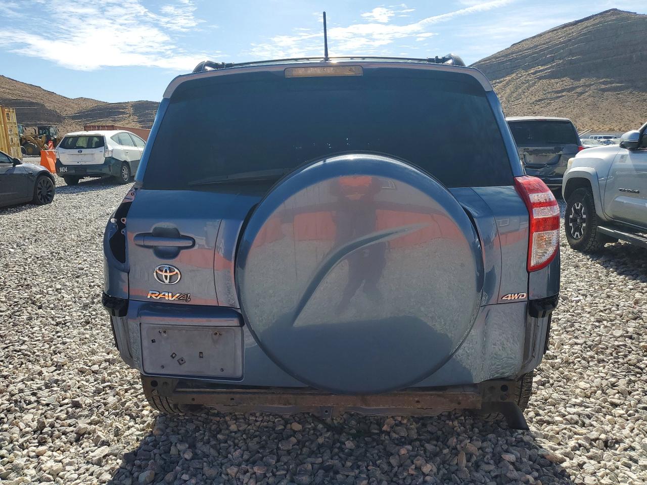 2011 TOYOTA RAV4 BASE photo 11