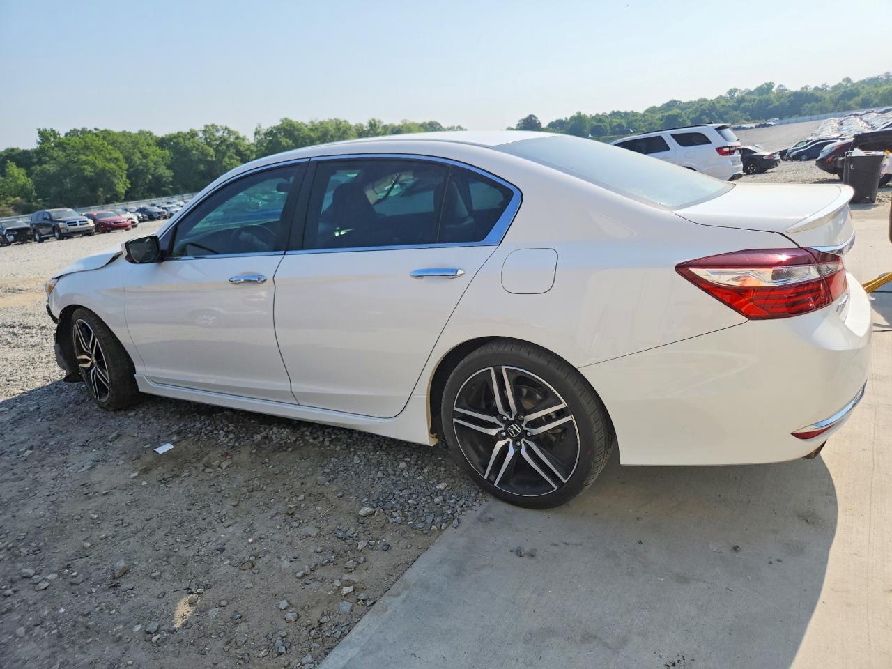 2017 HONDA ACCORD SPORT photo 3