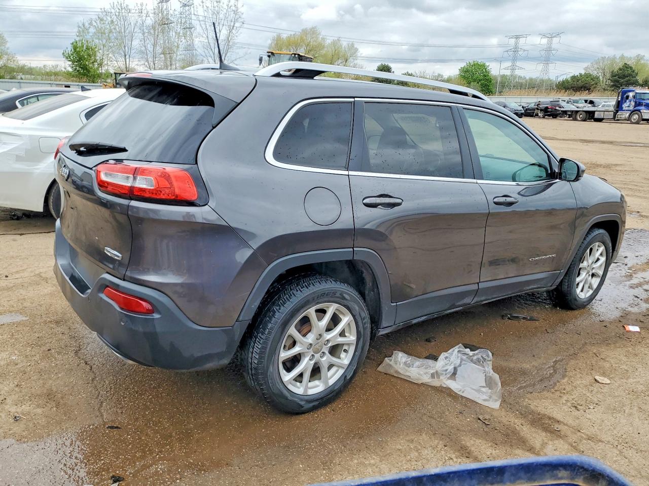 2017 JEEP CHEROKEE LATITUDE photo 5