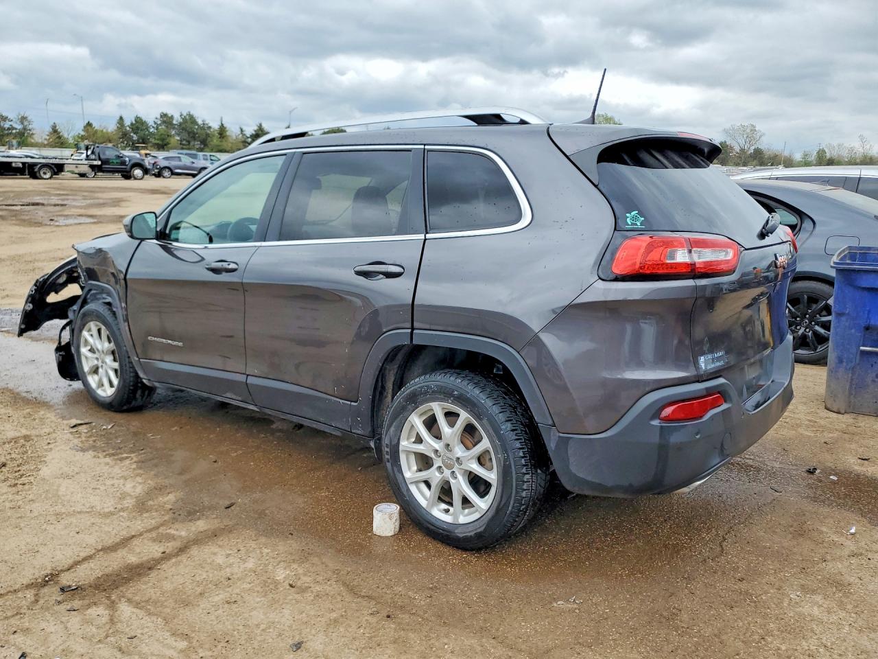 2017 JEEP CHEROKEE LATITUDE photo 3