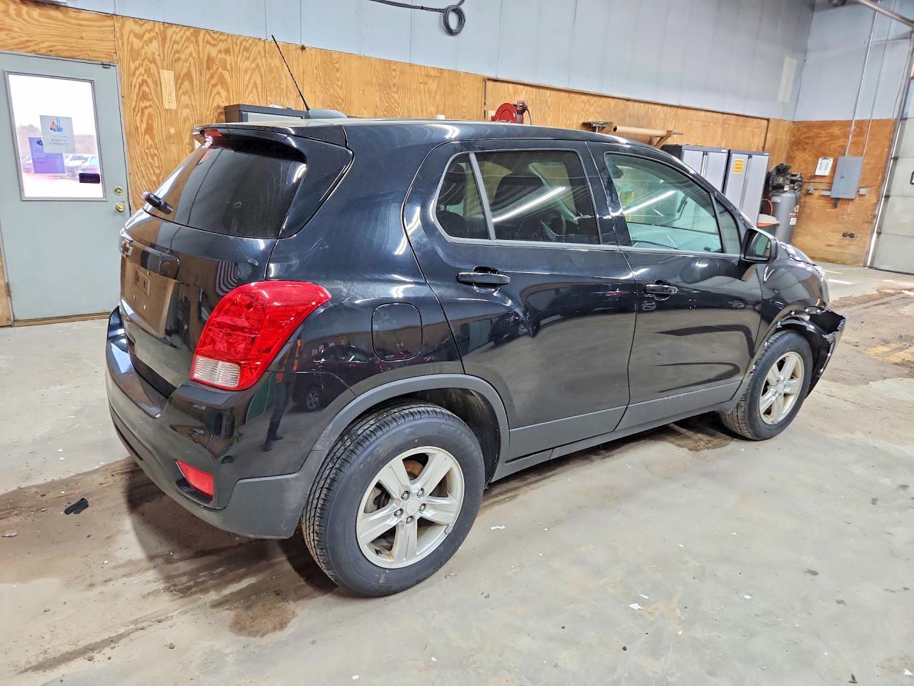 2019 CHEVROLET TRAX LS photo 5