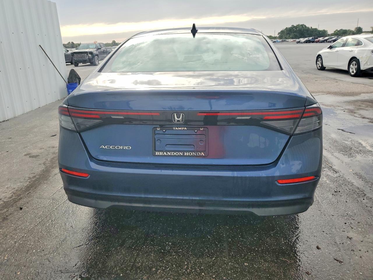 2024 HONDA ACCORD EX photo 6