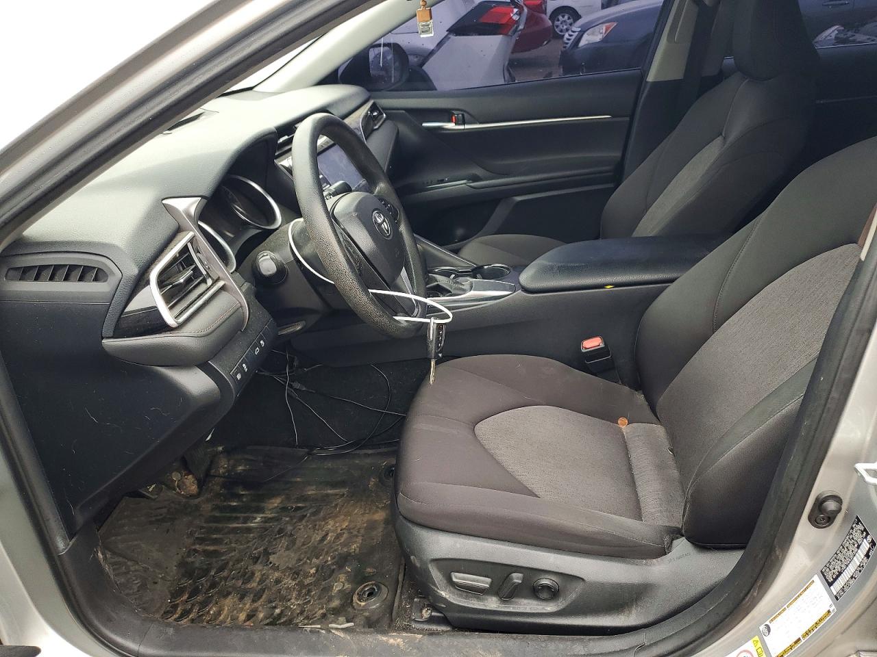 2018 TOYOTA CAMRY LE photo 13