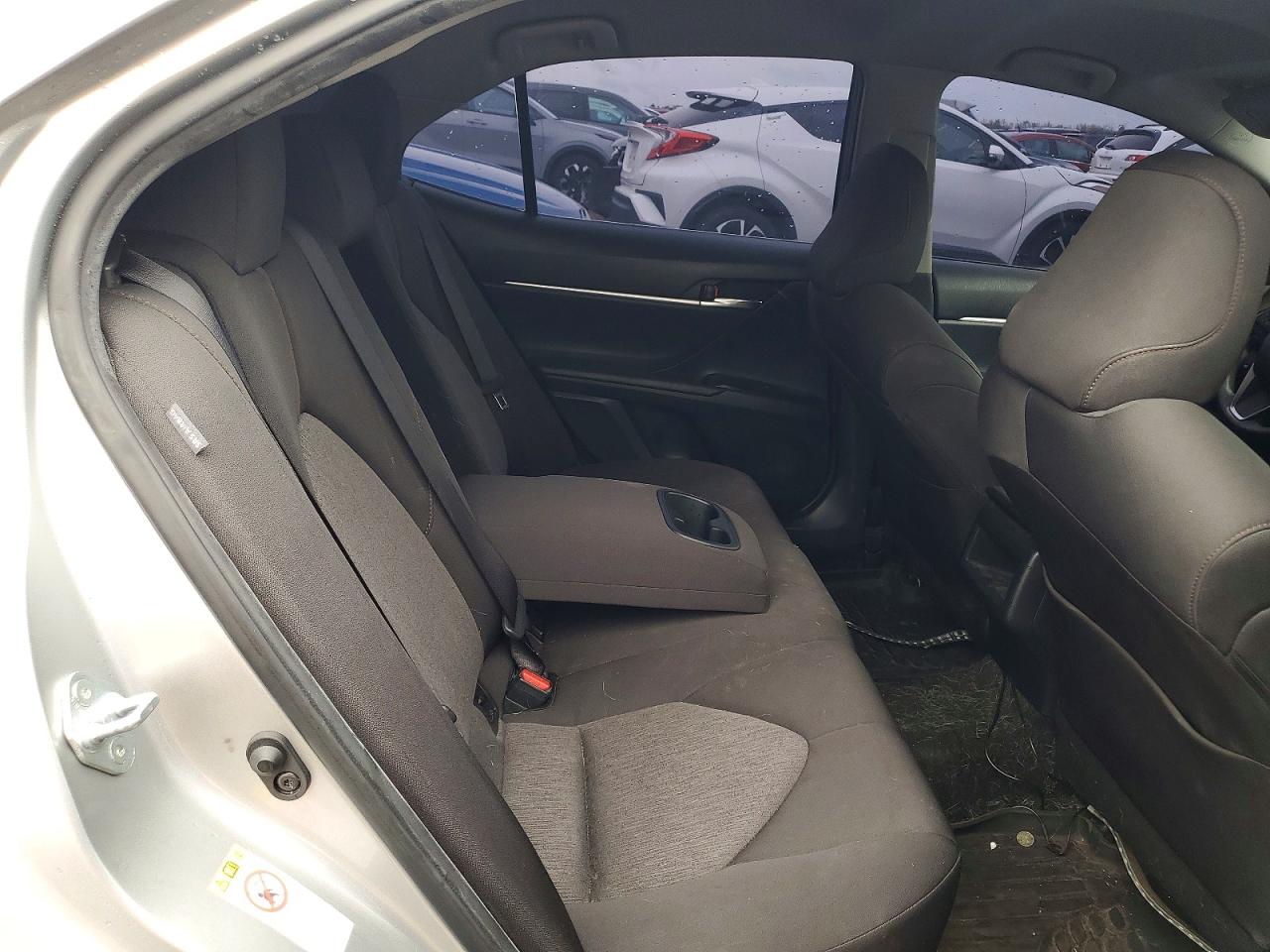 2018 TOYOTA CAMRY LE photo 19