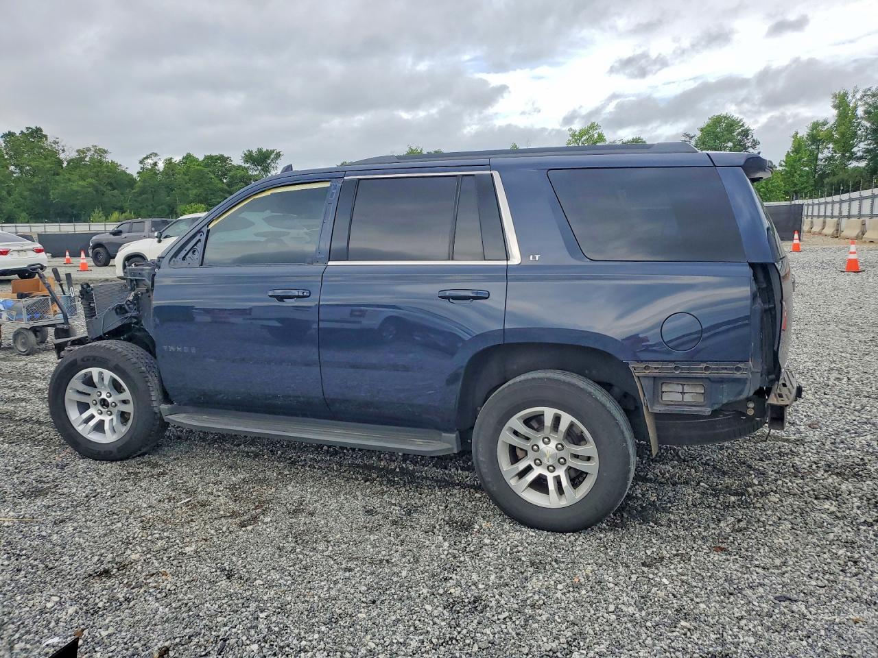 2017 CHEVROLET TAHOE K1500 LT photo 3