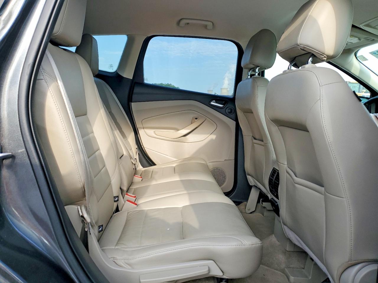 2016 FORD ESCAPE SE photo 19