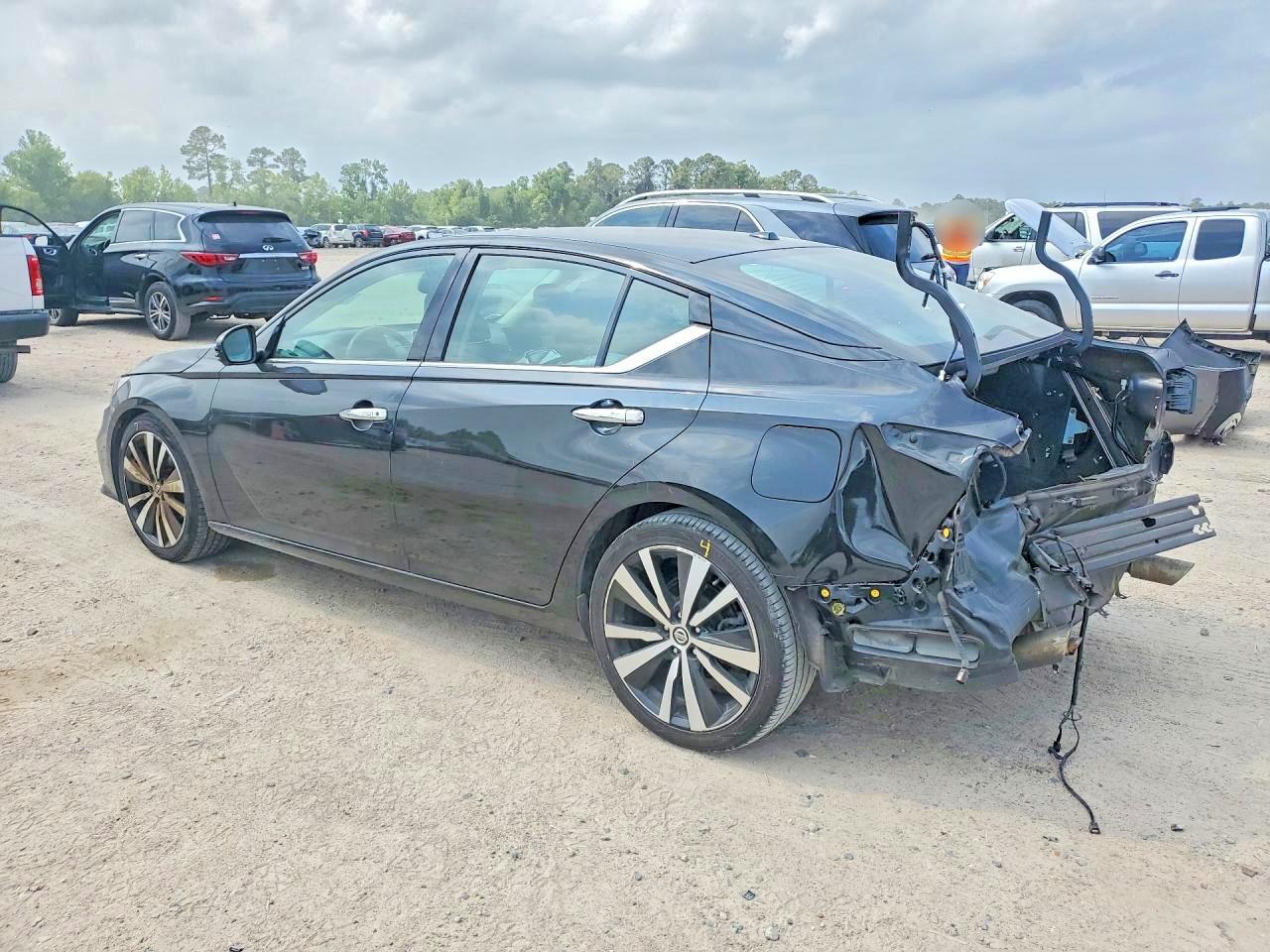 2019 NISSAN ALTIMA PLATINUM photo 3