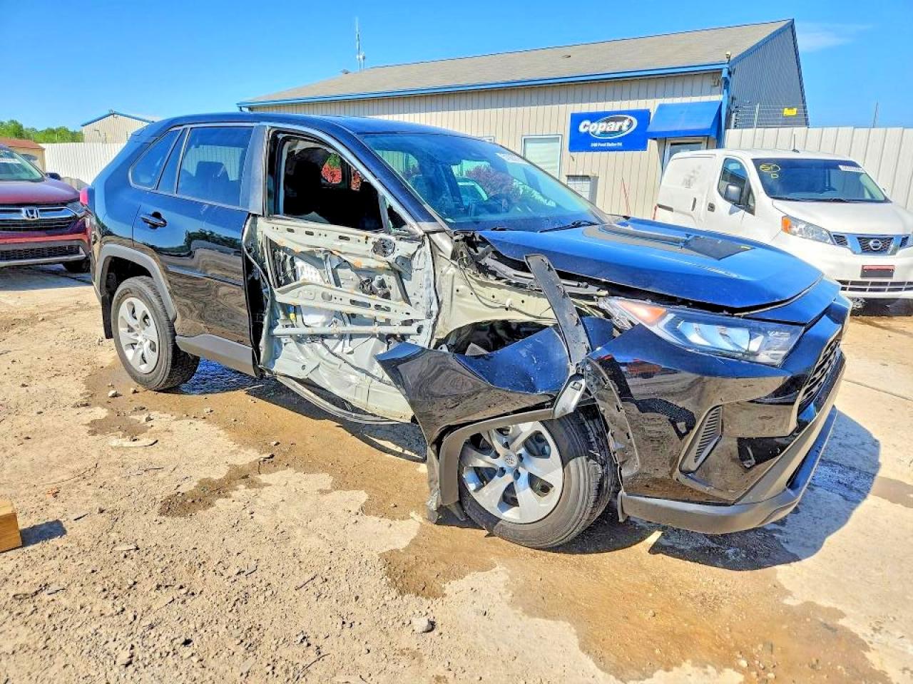 2022 TOYOTA RAV4 LE photo 10