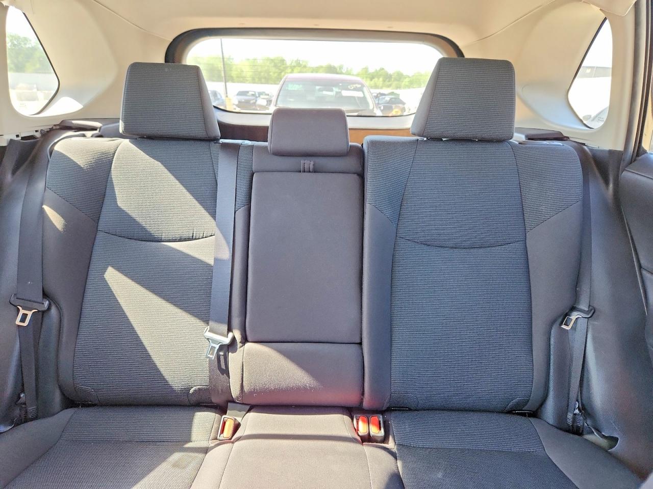 2022 TOYOTA RAV4 LE photo 28